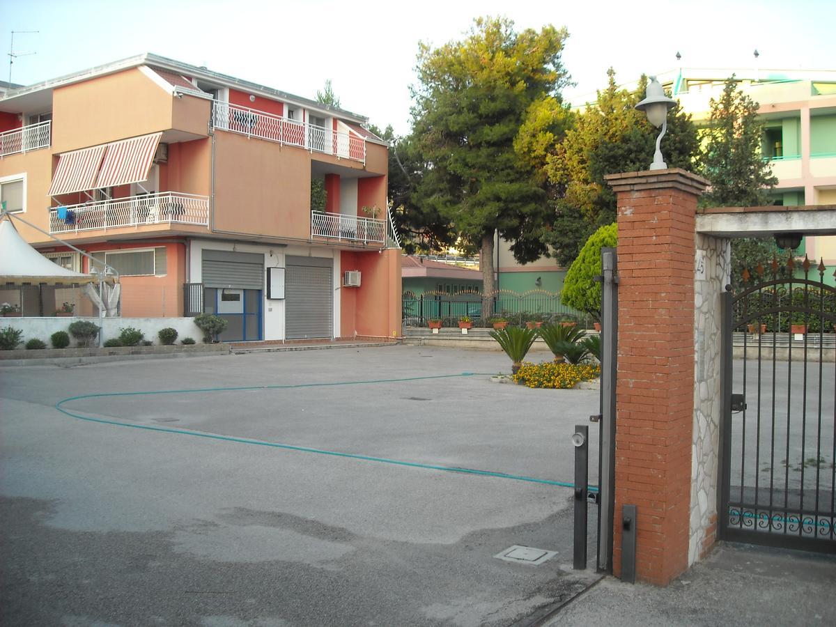 B&B Dal Gallo Battipaglia Eksteriør bilde